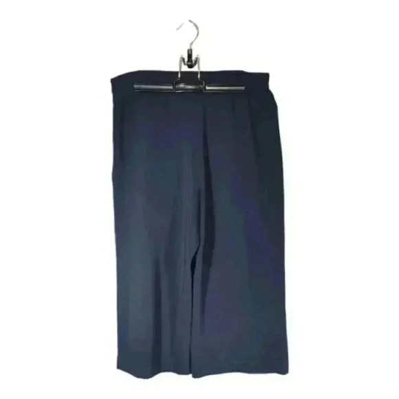 Cropped Pants by St. John Collection - Women's Luxury Fashion - Summer Style - Picture 3 of 4